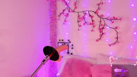 Snapshot of centaurigirls chatting on 10/30/25, 12:01 Hello guys my name is Sofi and Lizzie and Vanessa online show from 10/30/25, 12:01