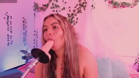 Snapshot of centaurigirls chatting on 11/06/25, 03:24 Hello guys my name is Sofi and Lizzie and Vanessa online show from 11/06/25, 03:24