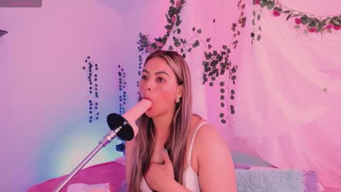 Snapshot of centaurigirls chatting on 11/08/25, 03:12 Hello guys my name is Sofi and Lizzie and Vanessa online show from 11/08/25, 03:12