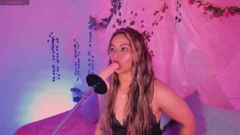 Snapshot of centaurigirls chatting on 11/09/25, 11:25 Hello guys my name is Sofi and Lizzie and Vanessa online show from 11/09/25, 11:25