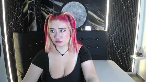 Snapshot of cerecita_02 chatting on 05/21/26, 11:23 Cerecita online show from 05/21/26, 11:23