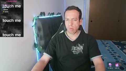 Snapshot of cerso1 chatting on 10/20/25, 04:24 Cerso online show from 10/20/25, 04:24