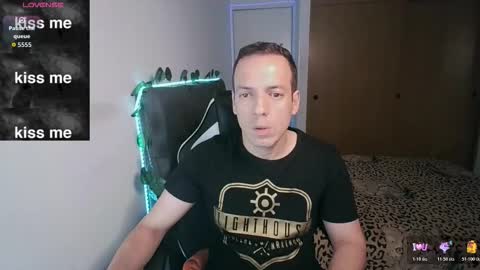 Snapshot of cerso1 chatting on 11/11/25, 02:11 Cerso online show from 11/11/25, 02:11
