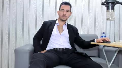 Snapshot of cesar_dant chatting on 11/15/25, 04:03 Cesar online show from 11/15/25, 04:03