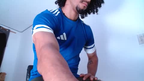 Snapshot of cesar_master_ chatting on 10/03/25, 09:39 cesar_master_ online show from 10/03/25, 09:39