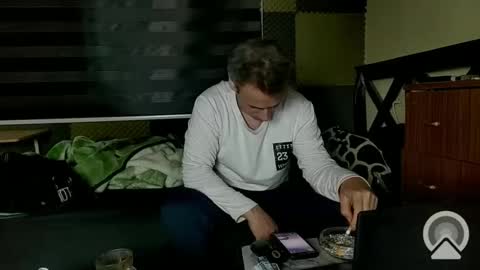 Snapshot of cezar46 chatting on 01/11/25, 07:27 cezar online show from 01/11/25, 07:27