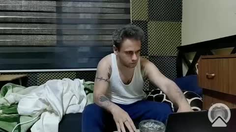 Snapshot of cezar46 chatting on 02/01/25, 05:49 cezar online show from 02/01/25, 05:49