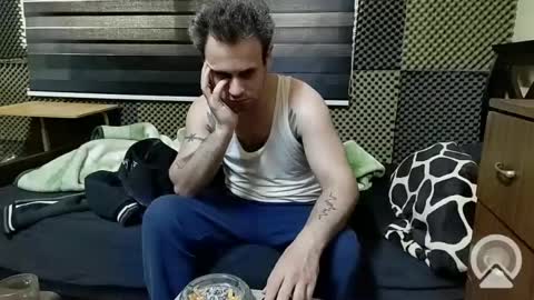 Snapshot of cezar46 chatting on 02/05/25, 10:41 cezar online show from 02/05/25, 10:41