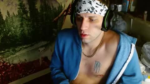 Snapshot of cguffey2284 chatting on 01/17/25, 01:57 cguffey2284 online show from 01/17/25, 01:57