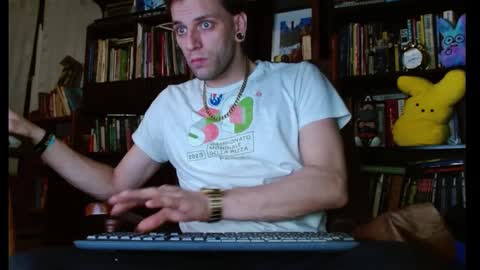 Snapshot of cguffey2284 chatting on 02/16/25, 01:14 cguffey2284 online show from 02/16/25, 01:14