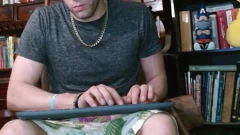 Snapshot of cguffey2284 chatting on 02/17/25, 07:26 cguffey2284 online show from 02/17/25, 07:26