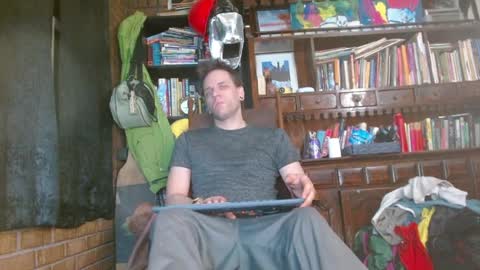 Snapshot of cguffey2284 chatting on 02/27/25, 12:10 cguffey2284 online show from 02/27/25, 12:10