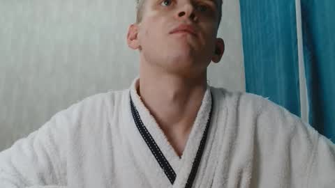 Snapshot of ch1lldril chatting on 12/13/25, 10:48 ch1lldrill online show from 12/13/25, 10:48