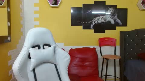 Snapshot of chacorta_ chatting on 04/14/26, 01:17 chacorta_ online show from 04/14/26, 01:17