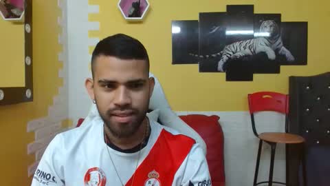 Snapshot of chacorta_ chatting on 04/17/26, 01:03 chacorta_ online show from 04/17/26, 01:03