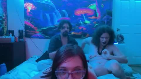 chainedmoonpup online show from 09/17/25, 12:56