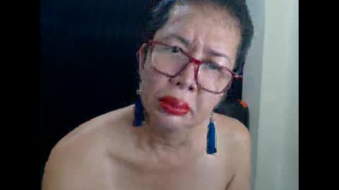 Snapshot of champaka123 chatting on 06/11/26, 01:05 champaka online show from 06/11/26, 01:05