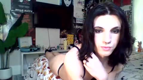 chanel2002 online show from 10/23/25, 03:11