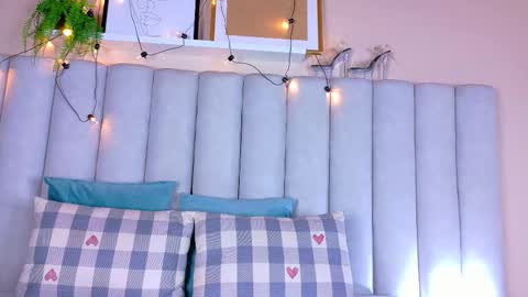 Snapshot of chaneladamss_ chatting on 10/08/25, 02:53 C H A N E L online show from 10/08/25, 02:53