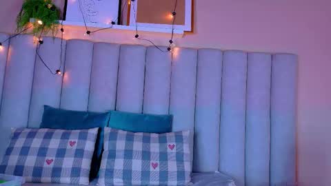 Snapshot of chaneladamss_ chatting on 10/15/25, 03:06 C H A N E L online show from 10/15/25, 03:06