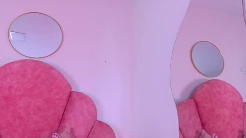 Snapshot of chaneladamss_ chatting on 11/15/25, 03:48 C H A N E L online show from 11/15/25, 03:48