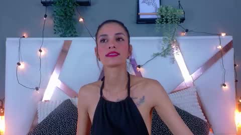 Snapshot of chaneladamss_ chatting on 11/22/25, 03:49 C H A N E L online show from 11/22/25, 03:49