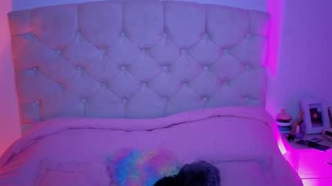 Snapshot of chanellgv chatting on 10/20/25, 10:54 Chanell online show from 10/20/25, 10:54