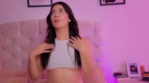 Snapshot of chanellgv chatting on 11/11/25, 11:54 Chanell online show from 11/11/25, 11:54