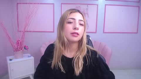 Snapshot of channel_blonde_a chatting on 12/01/24, 04:51 channel_blonde_a online show from 12/01/24, 04:51