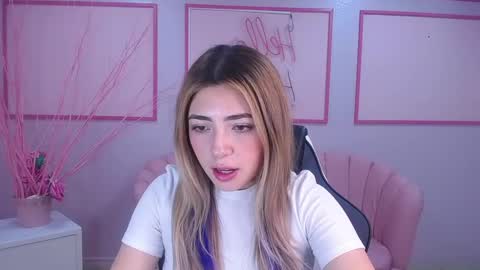 Snapshot of channel_blonde_a chatting on 12/21/24, 04:57 channel_blonde_a online show from 12/21/24, 04:57