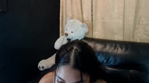 C H A N N E L online show from 04/10/26, 10:47