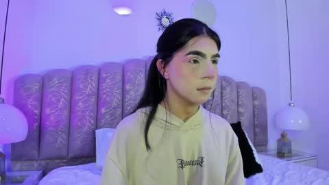 Snapshot of channel_sofia chatting on 06/05/26, 03:13 Channel Sofia online show from 06/05/26, 03:13