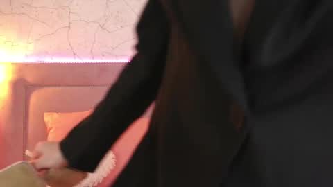 Snapshot of channelangeless chatting on 10/17/25, 08:17 Channelangeless online show from 10/17/25, 08:17