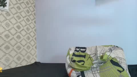 Snapshot of chantal_taylor_ chatting on 03/07/25, 03:18 Raquel online show from 03/07/25, 03:18