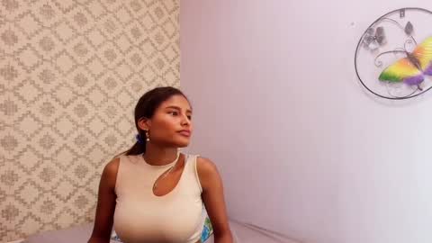 Snapshot of chantal_taylor_ chatting on 09/12/25, 02:17 Raquel online show from 09/12/25, 02:17