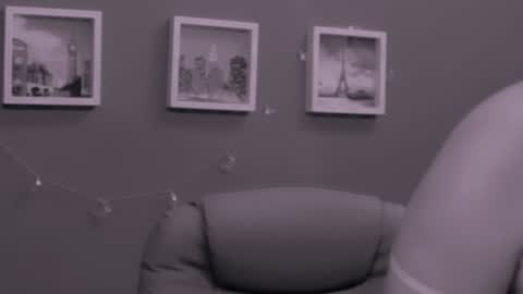 The Queen online show from 12/22/24, 08:25