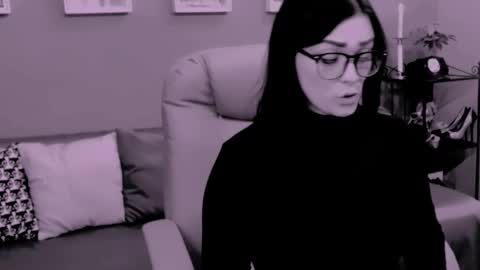 The Queen online show from 10/30/25, 12:01