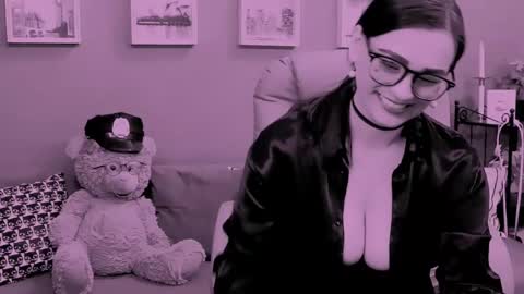 The Queen online show from 05/26/26, 06:37