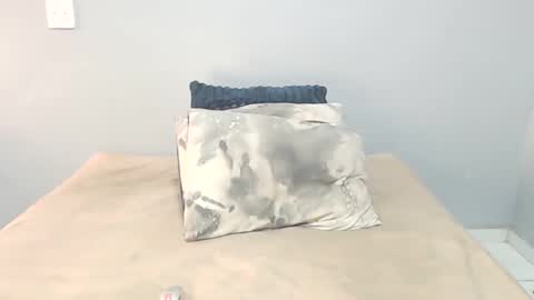 chantel87_ online show from 09/19/25, 07:10