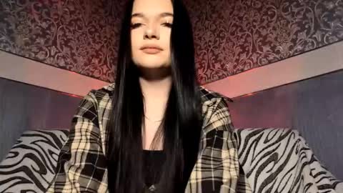 Kira online show from 11/04/25, 10:14