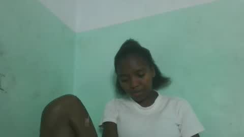 Snapshot of chanteuse655720 chatting on 04/23/26, 06:25 chanteuse655720 online show from 04/23/26, 06:25