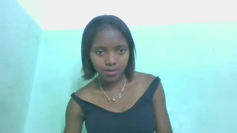 Snapshot of chanteuse655720 chatting on 05/13/26, 05:43 chanteuse655720 online show from 05/13/26, 05:43