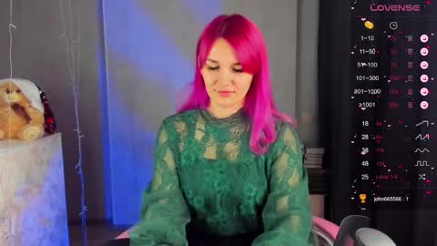 Suzanna Snow online show from 01/12/25, 04:00