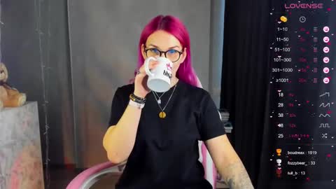 Suzanna Snow online show from 01/19/25, 08:07
