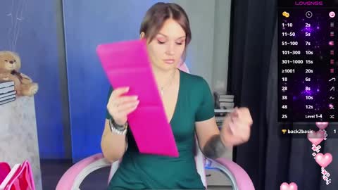 Suzanna Snow online show from 02/22/25, 04:18