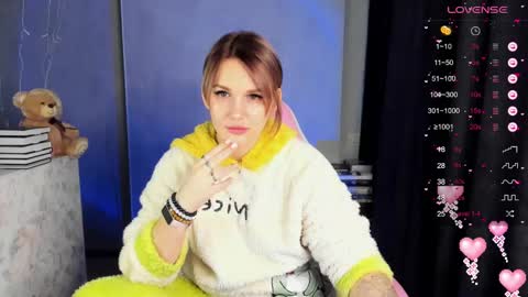 Suzanna Snow online show from 02/25/25, 04:03