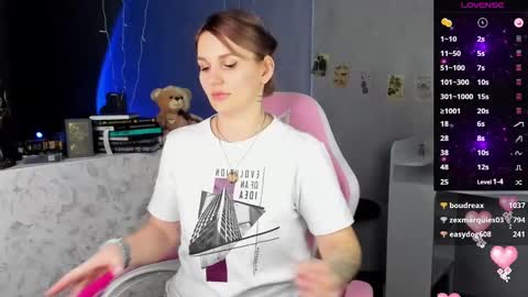 Suzanna Snow online show from 03/11/25, 06:32