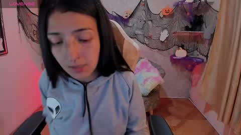 Violeta online show from 10/28/25, 01:31