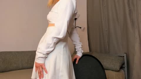 Avelina online show from 09/12/25, 03:56