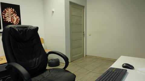 Snapshot of charles_dreams chatting on 03/13/26, 06:25 CHARLES DREAMS online show from 03/13/26, 06:25
